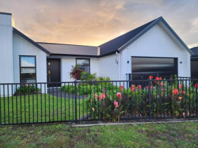 Relaxing Home Close To Beach With Spa, Papamoa